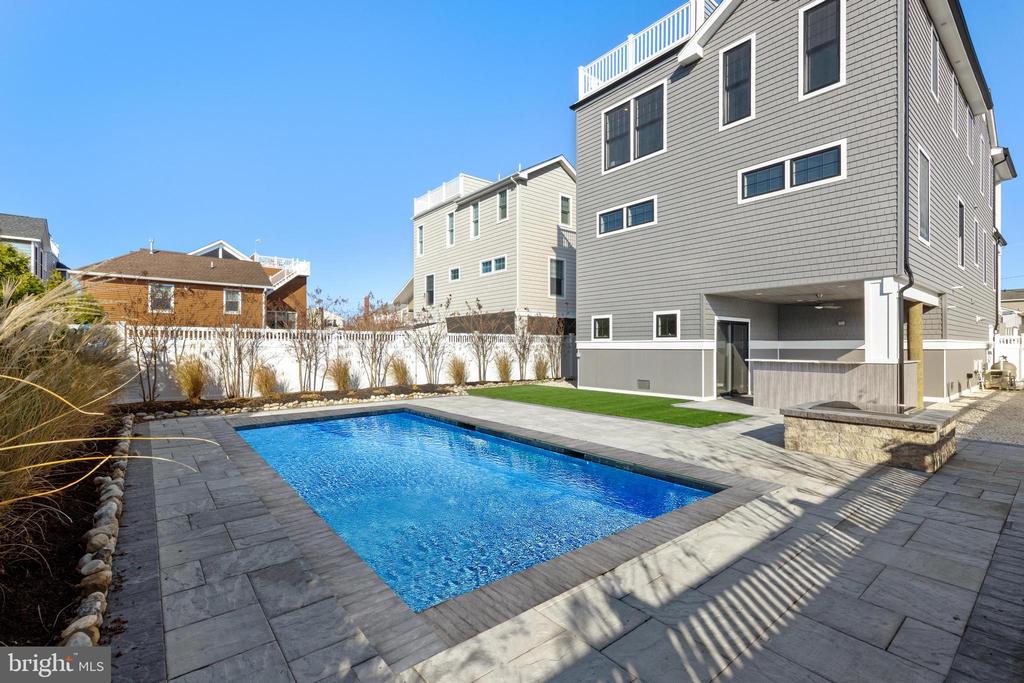 322 THIRD STREET