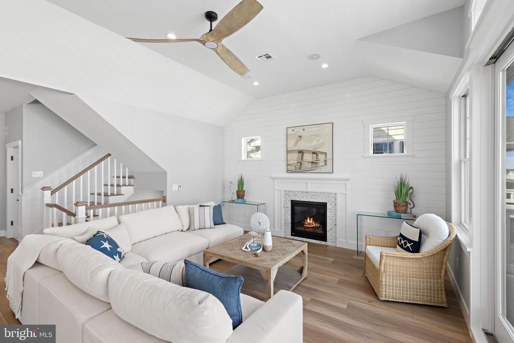 322 THIRD STREET
