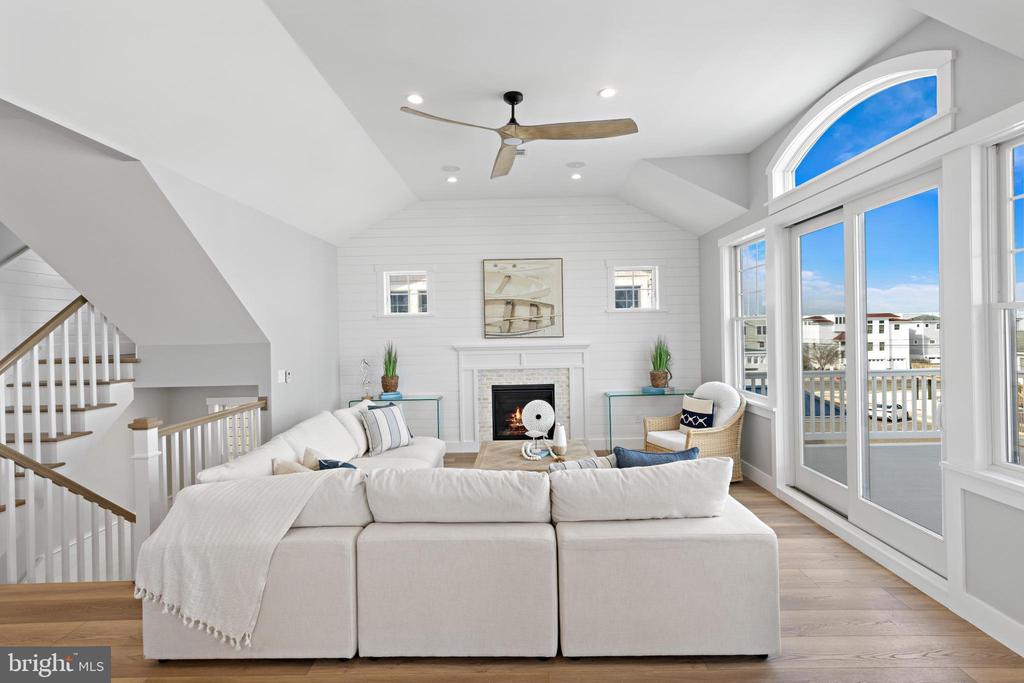 322 THIRD STREET