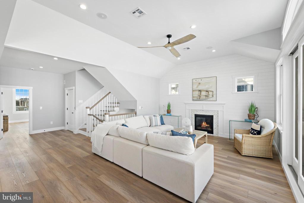 322 THIRD STREET