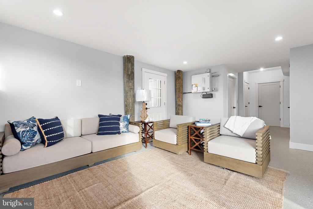 322 THIRD STREET