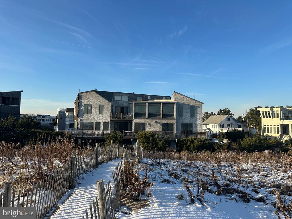100 GLENDOLA AVENUE