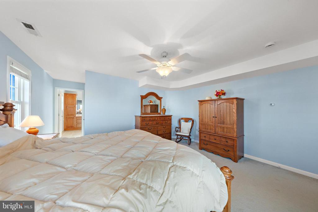 9 W SUMNER AVENUE