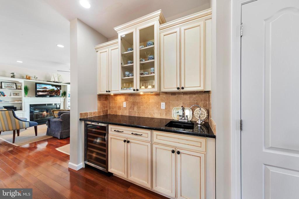 9 W SUMNER AVENUE
