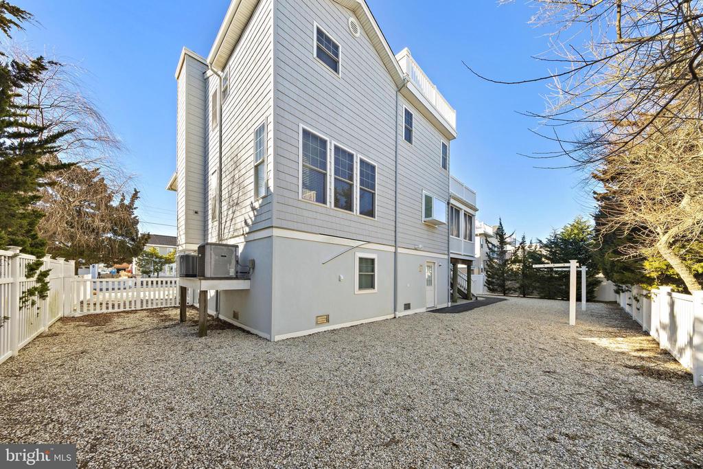 9 W SUMNER AVENUE