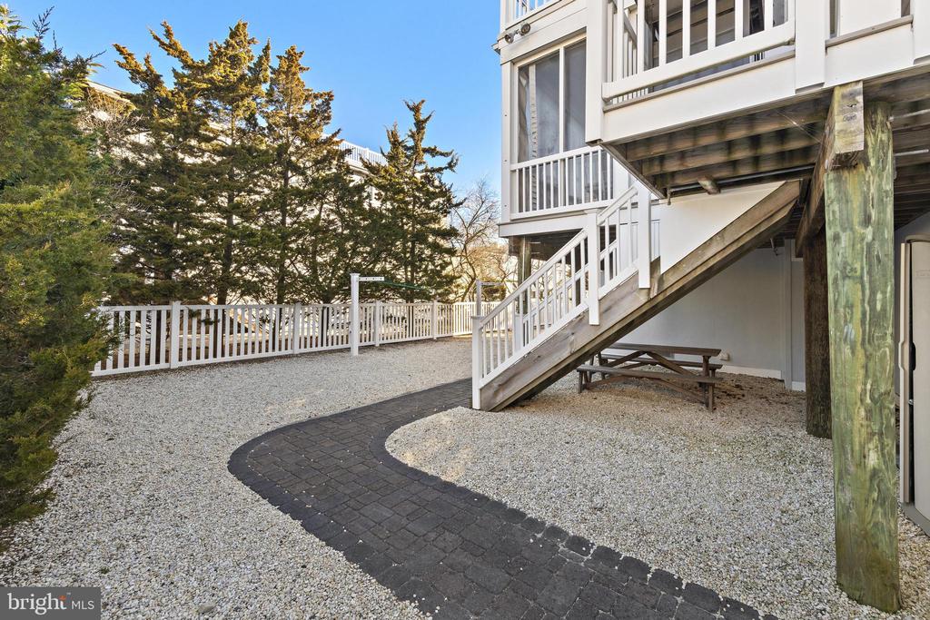 9 W SUMNER AVENUE