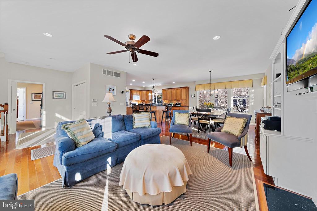 9 W SUMNER AVENUE