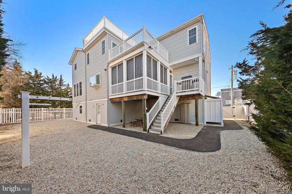 9 W SUMNER AVENUE