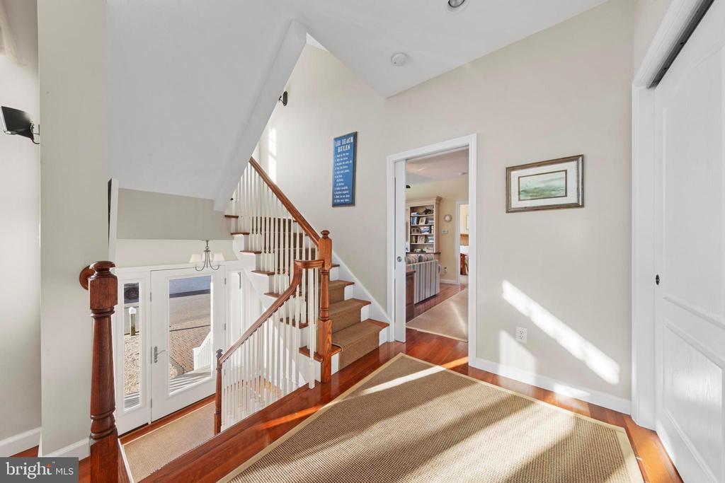 9 W SUMNER AVENUE