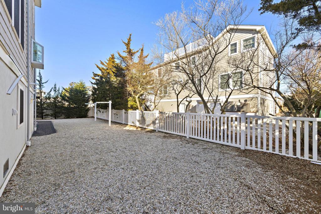 9 W SUMNER AVENUE