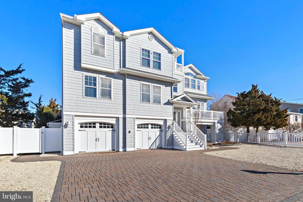 9 W SUMNER AVENUE