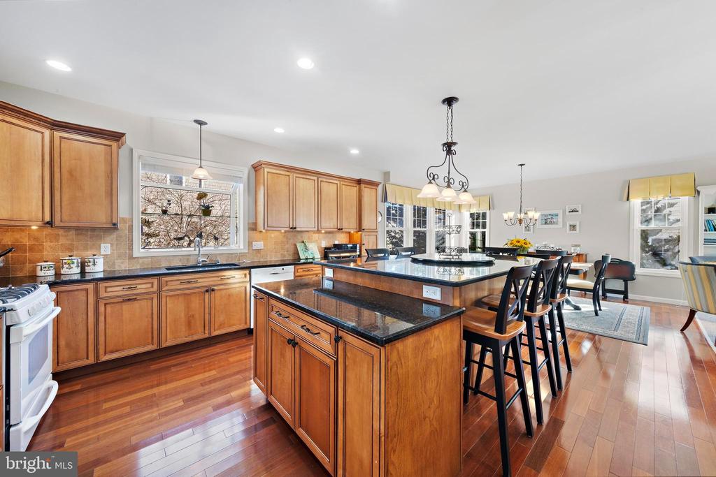 9 W SUMNER AVENUE