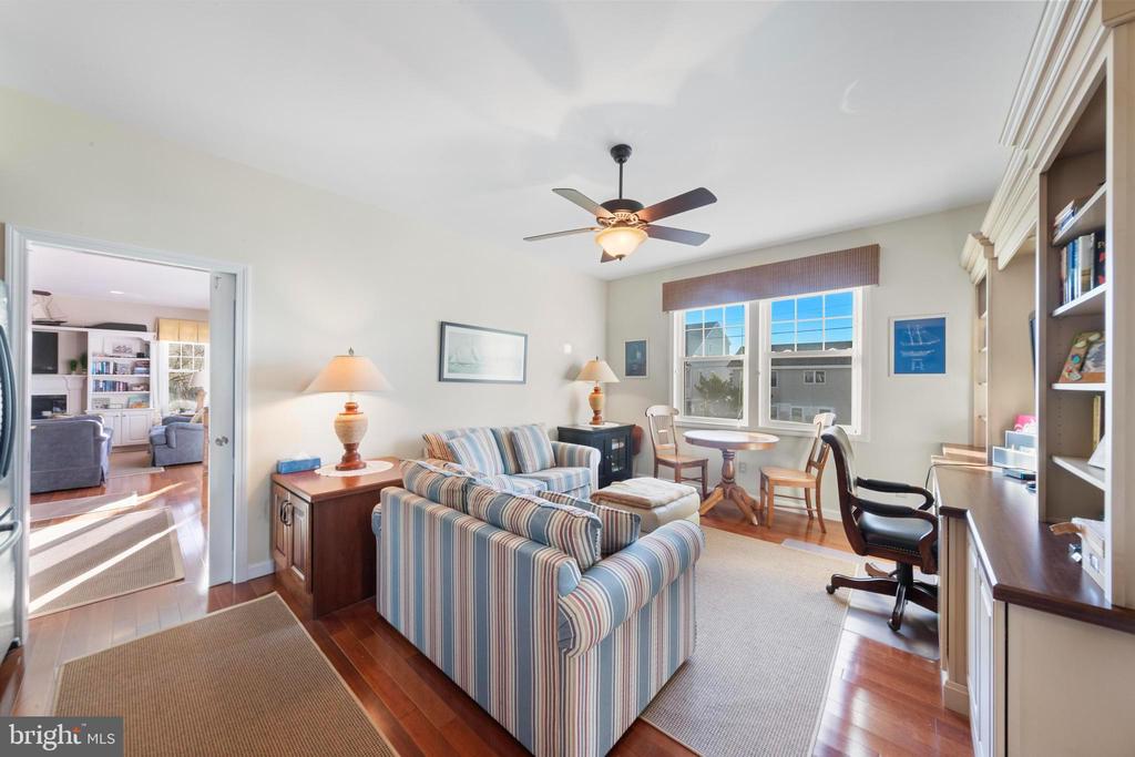 9 W SUMNER AVENUE