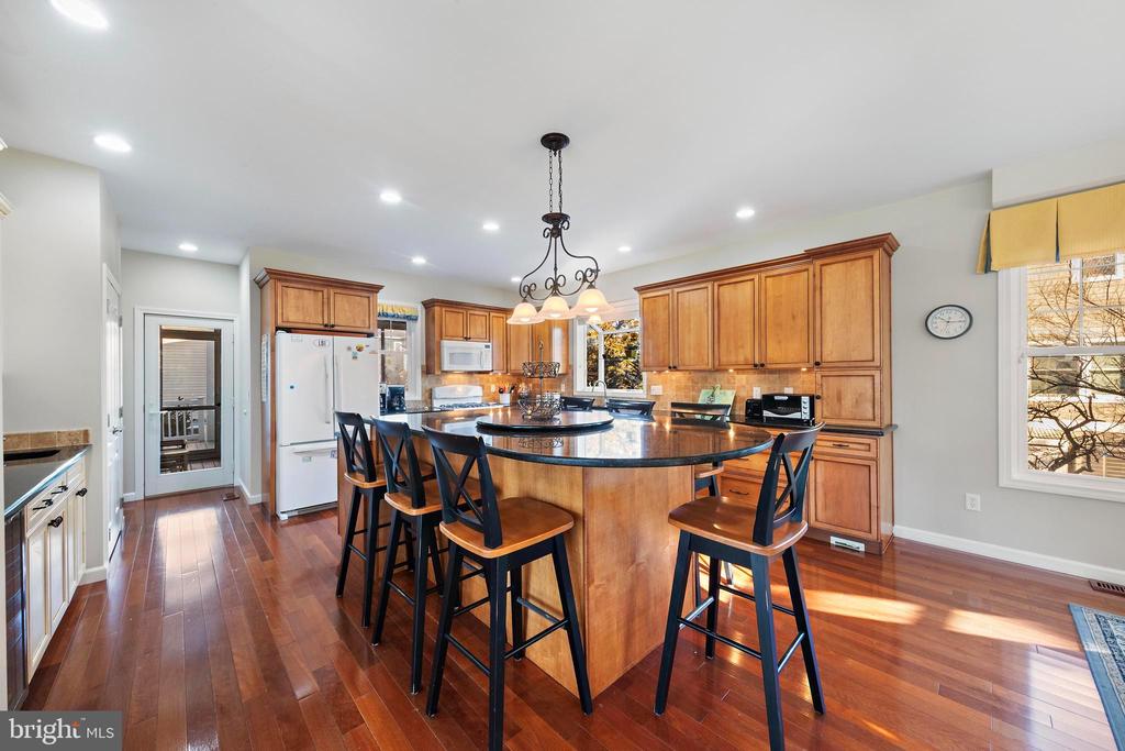 9 W SUMNER AVENUE