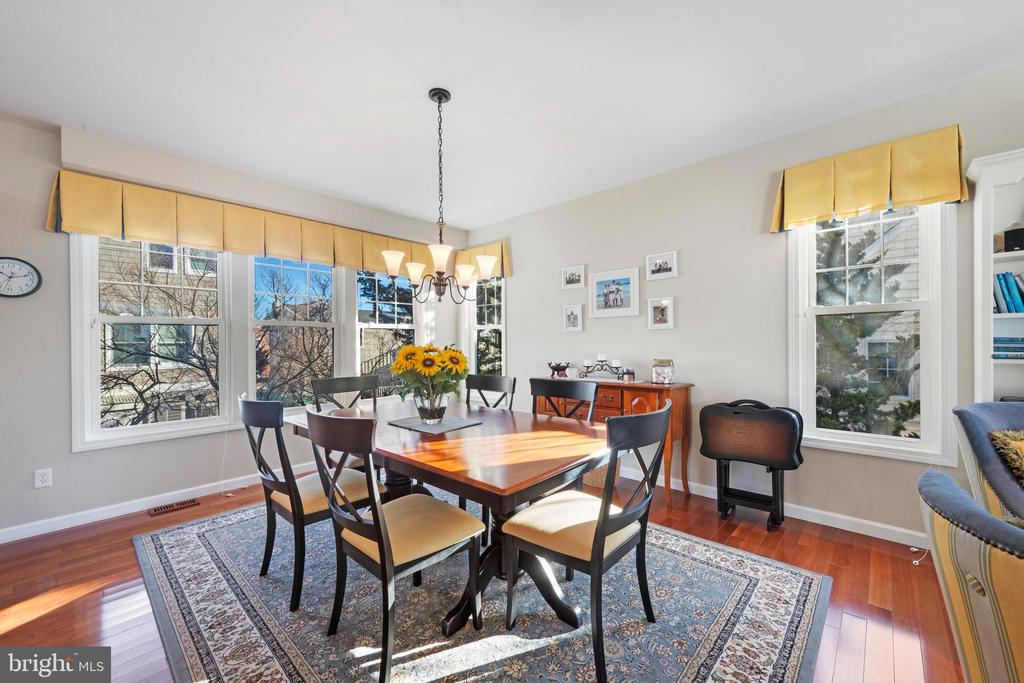 9 W SUMNER AVENUE