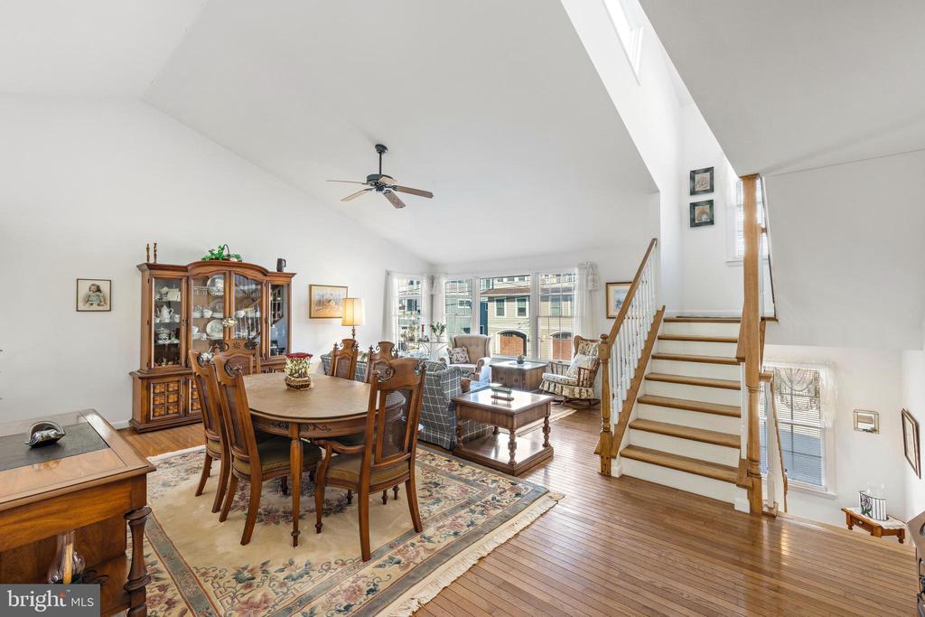 4 W JOSHUA AVENUE