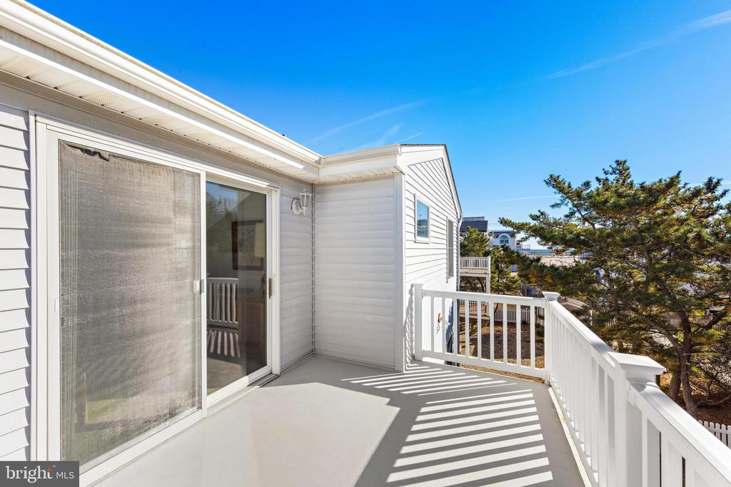 4 W JOSHUA AVENUE