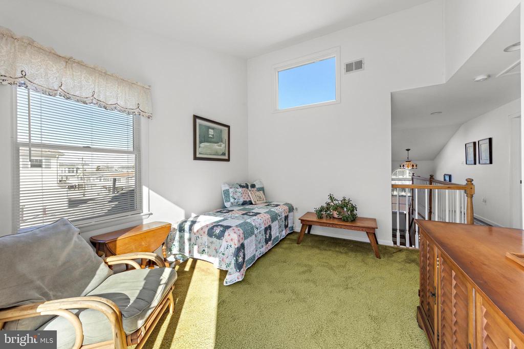 4 W JOSHUA AVENUE
