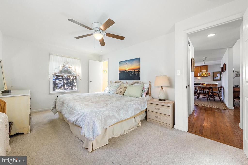 4 W JOSHUA AVENUE
