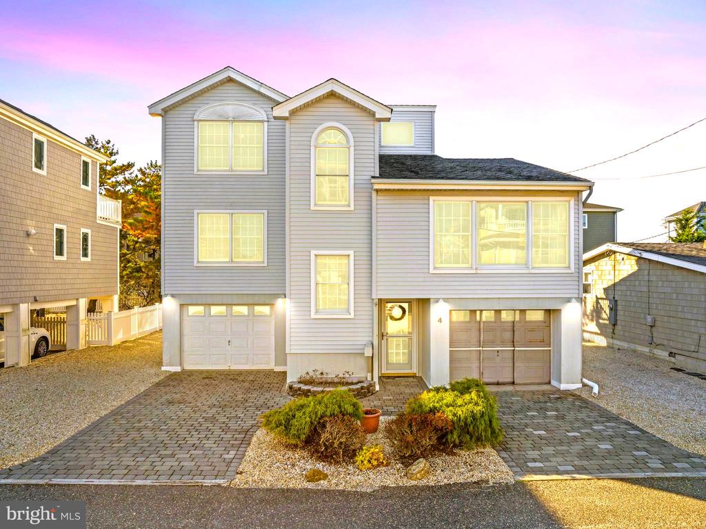 4 W JOSHUA AVENUE