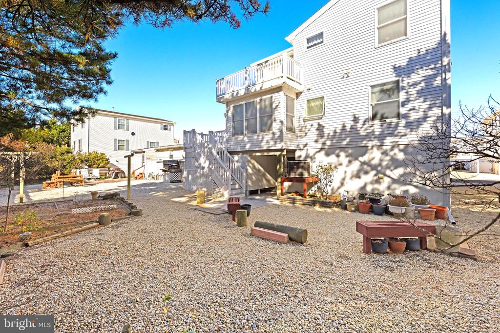 4 W JOSHUA AVENUE