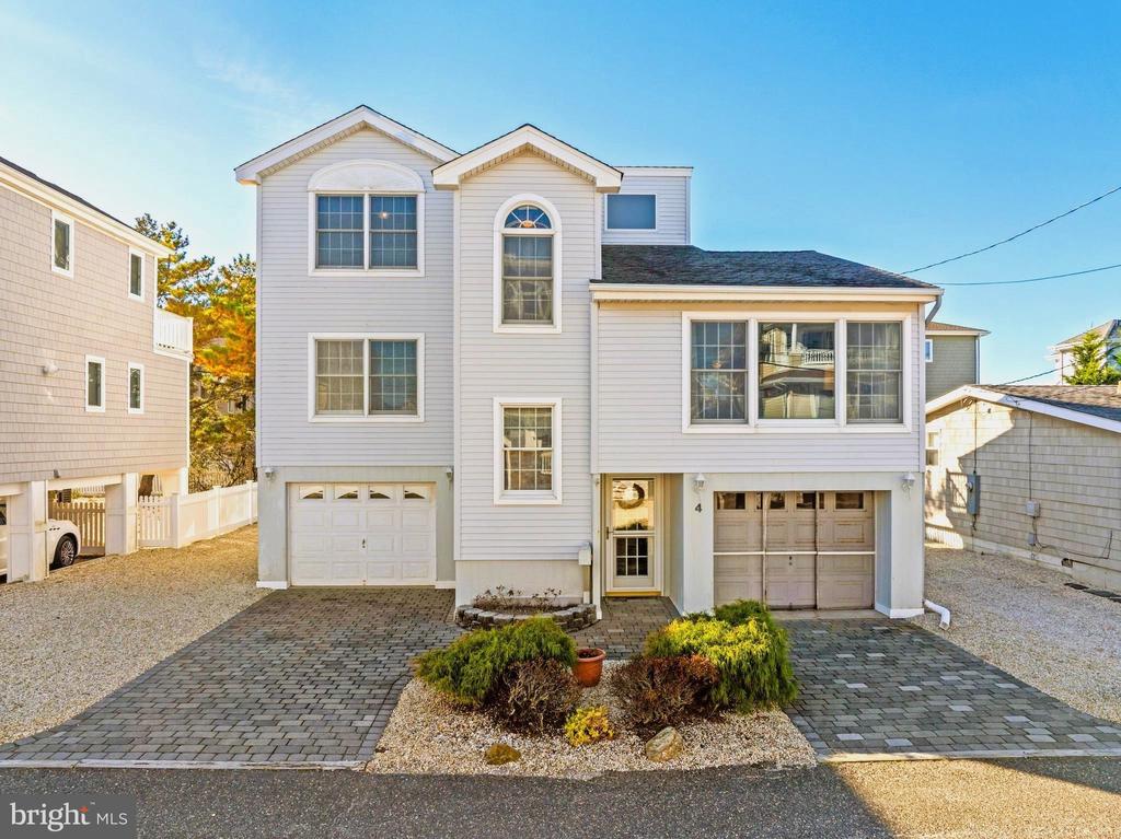 4 W JOSHUA AVENUE