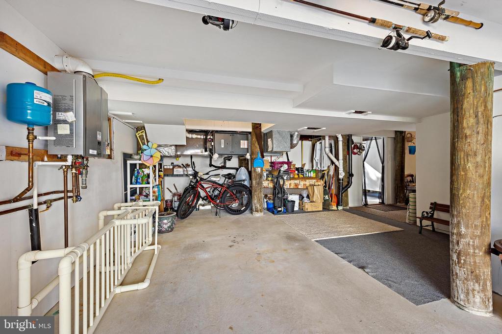 4 W JOSHUA AVENUE