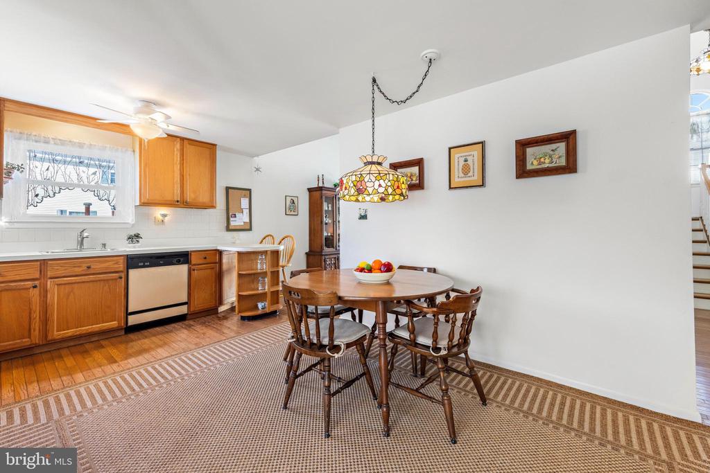 4 W JOSHUA AVENUE