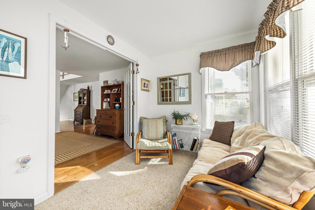4 W JOSHUA AVENUE