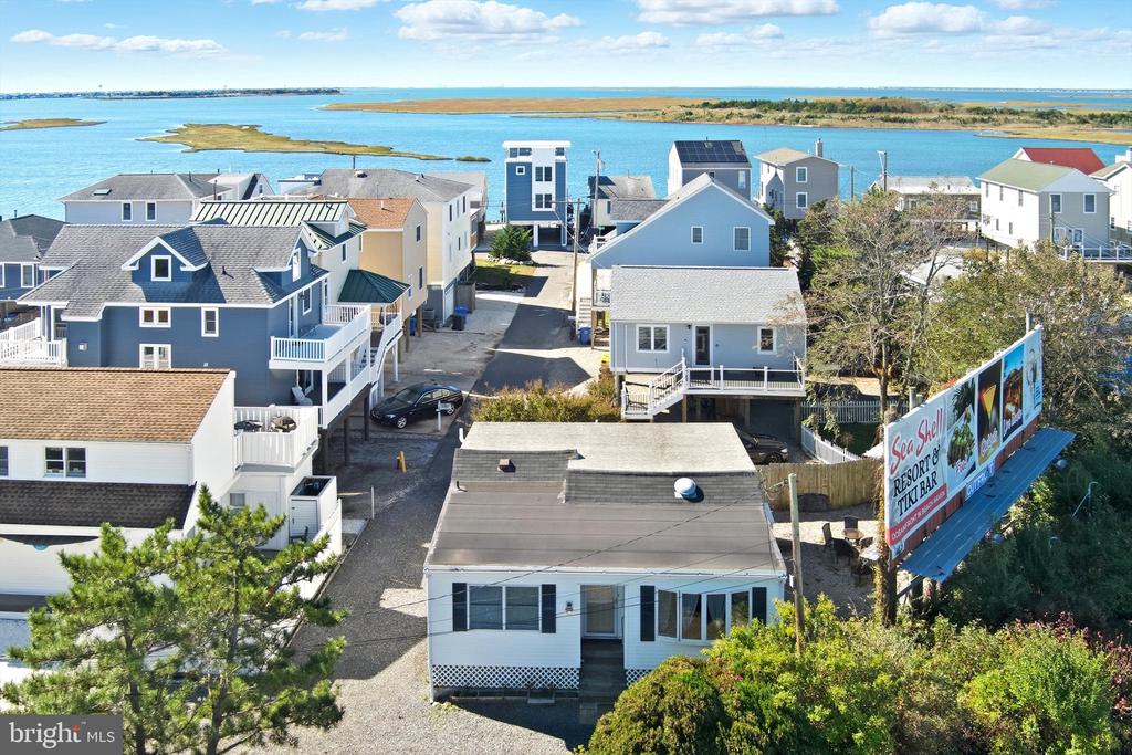 2 NORTHEAST DRIVE