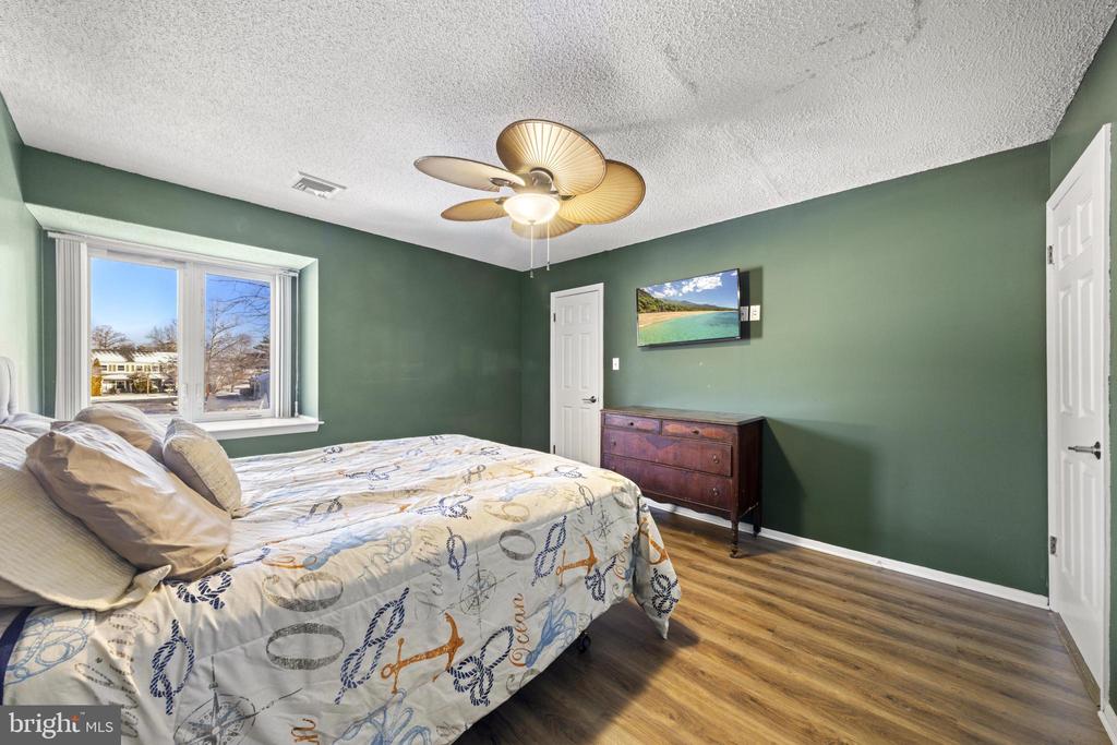 35 S SEAS COURT
