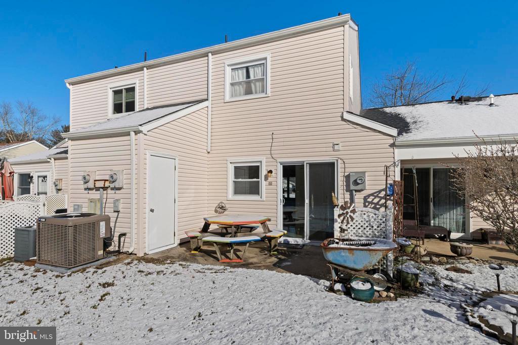 35 S SEAS COURT
