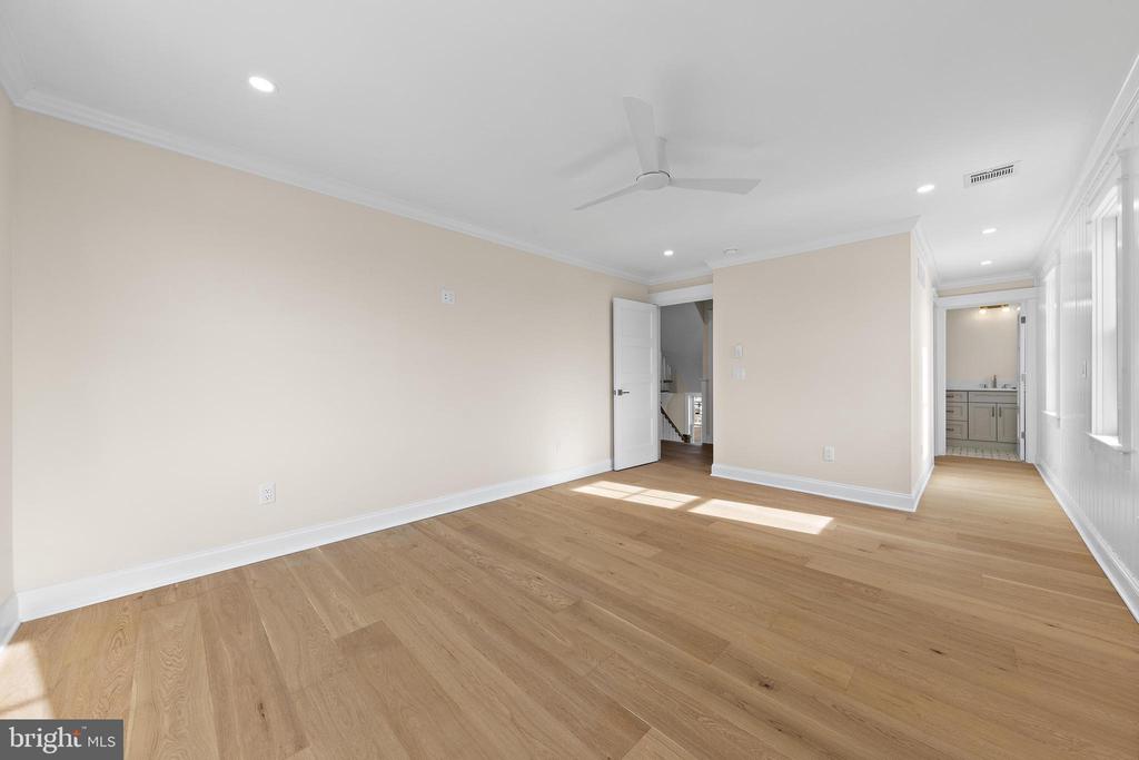 12 E MARINE LANE