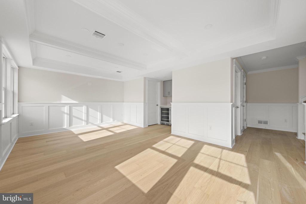 12 E MARINE LANE