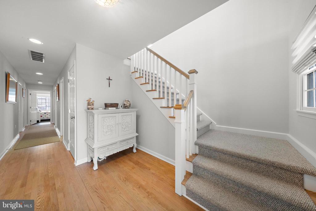 4 E GOLDSBOROUGH (63RD ST.)