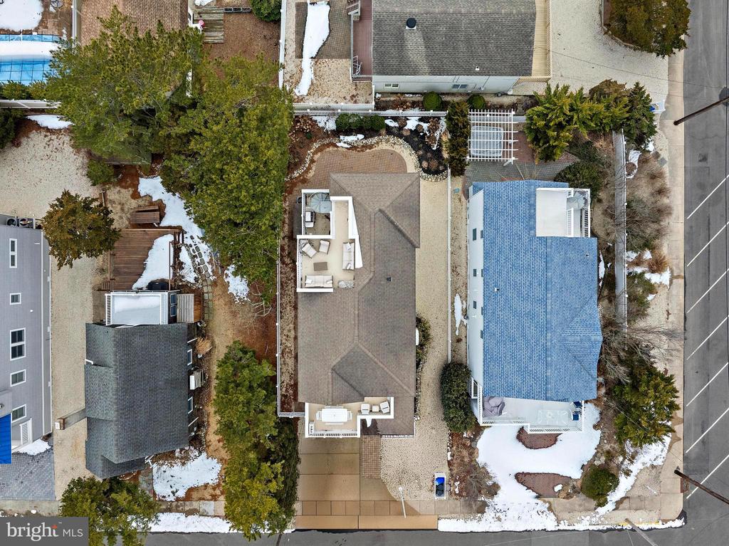 4 E GOLDSBOROUGH (63RD ST.)