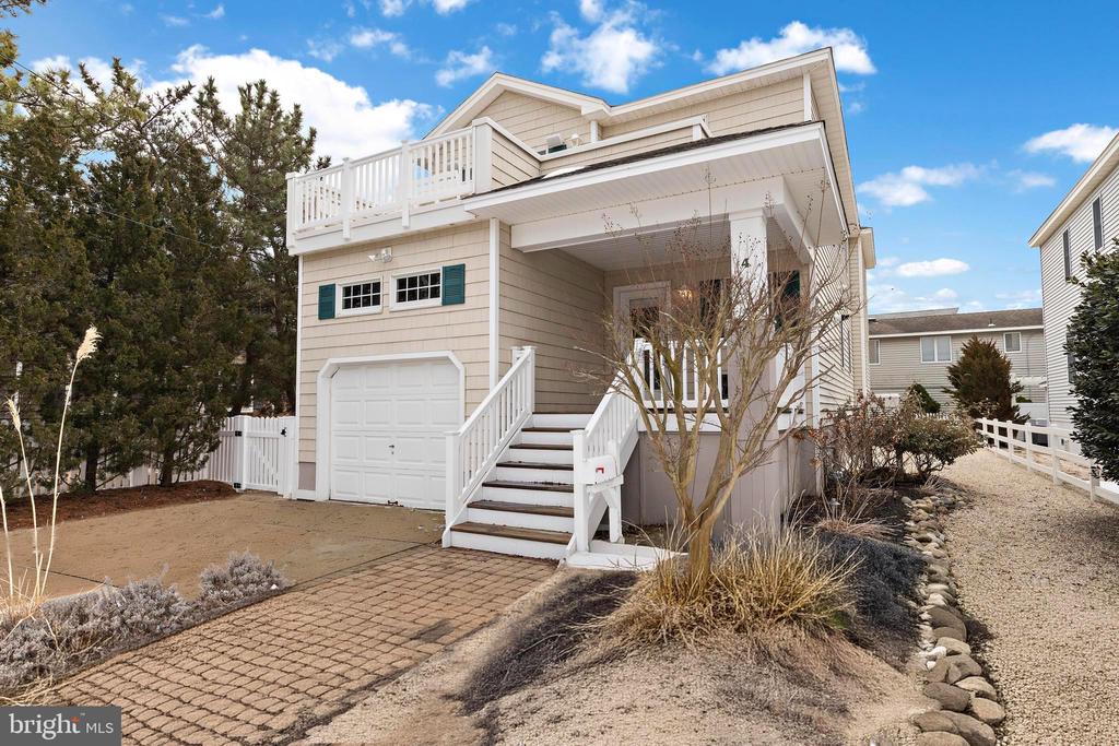 4 E GOLDSBOROUGH (63RD ST.)