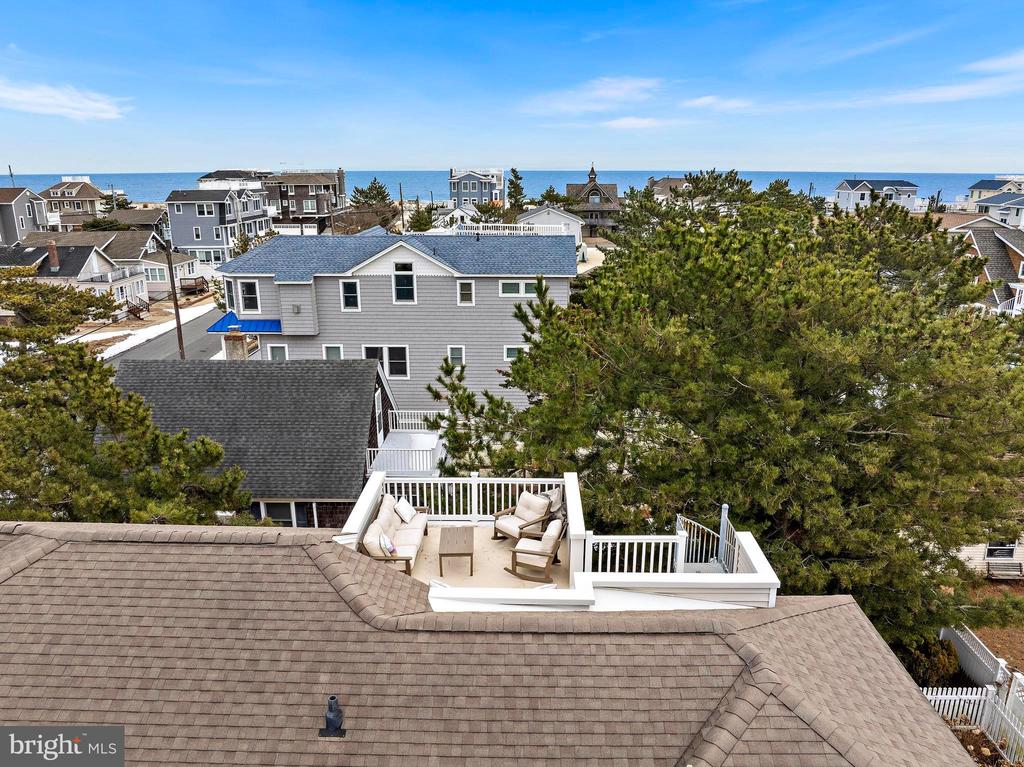 4 E GOLDSBOROUGH (63RD ST.)