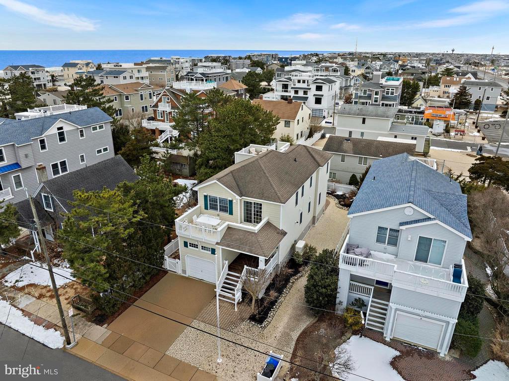 4 E GOLDSBOROUGH (63RD ST.)