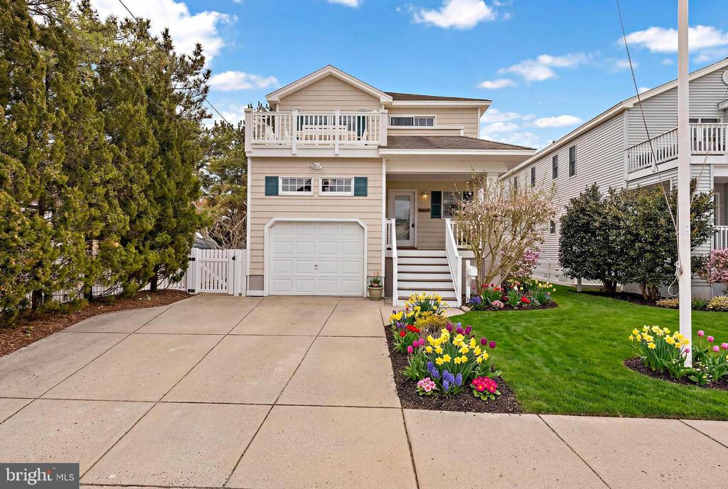 4 E GOLDSBOROUGH (63RD ST.)