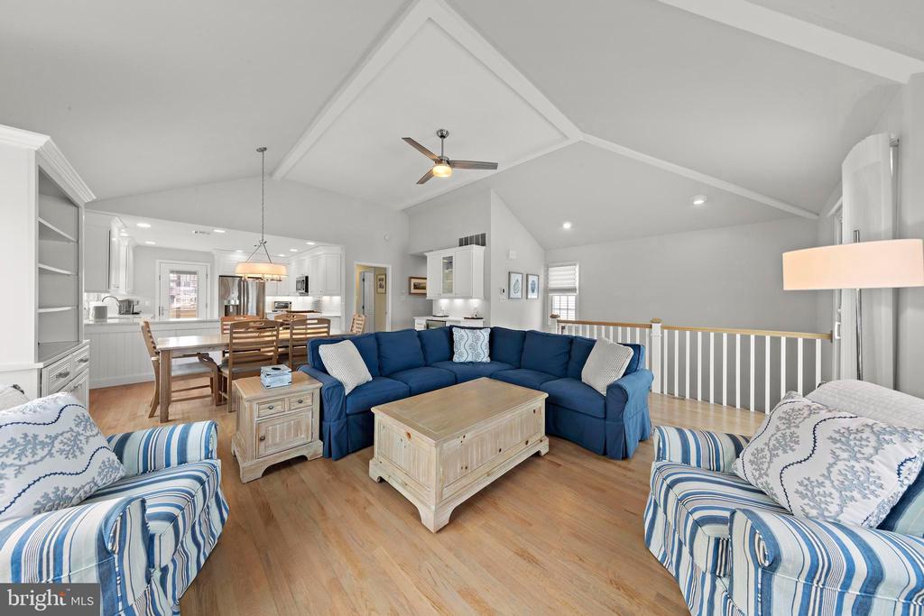 4 E GOLDSBOROUGH (63RD ST.)