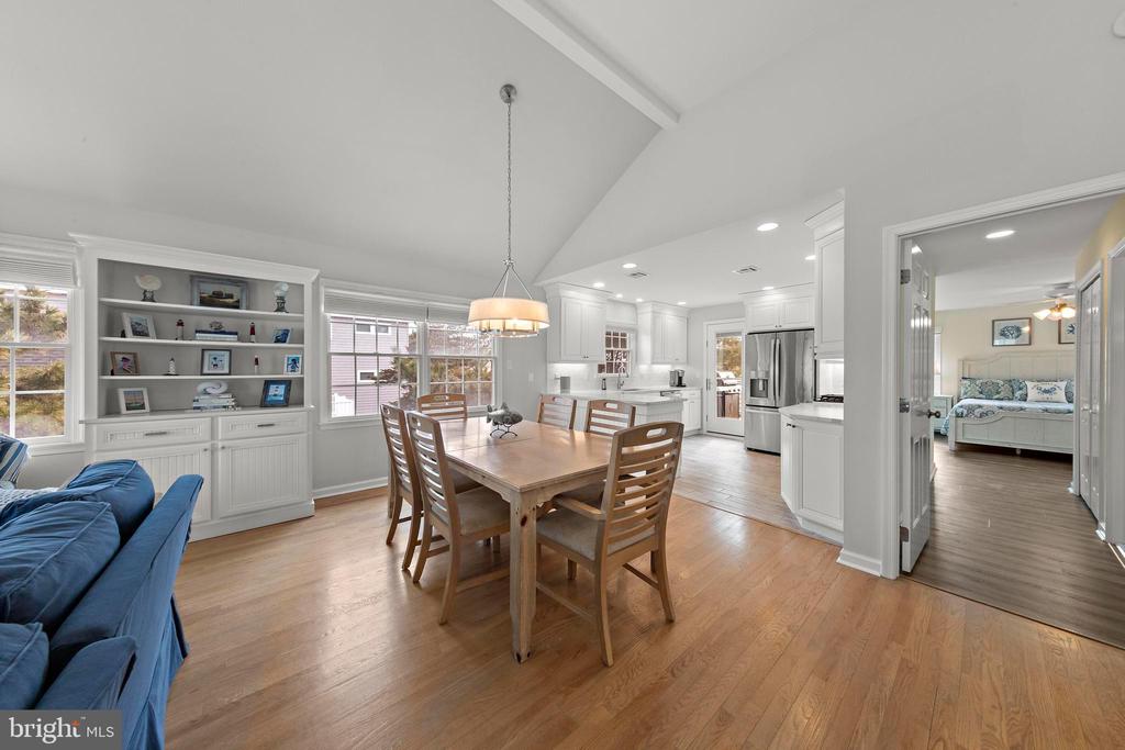 4 E GOLDSBOROUGH (63RD ST.)