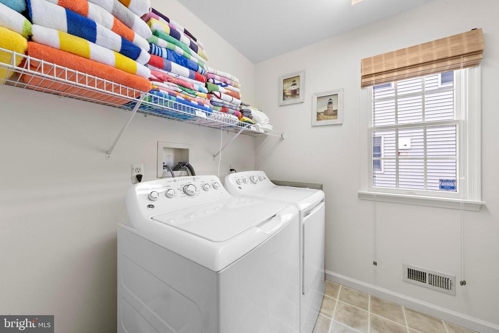 4 E GOLDSBOROUGH (63RD ST.)