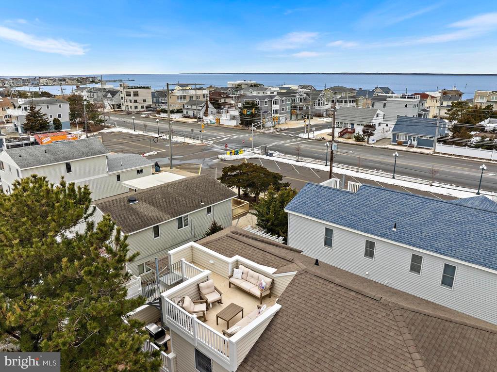 4 E GOLDSBOROUGH (63RD ST.)