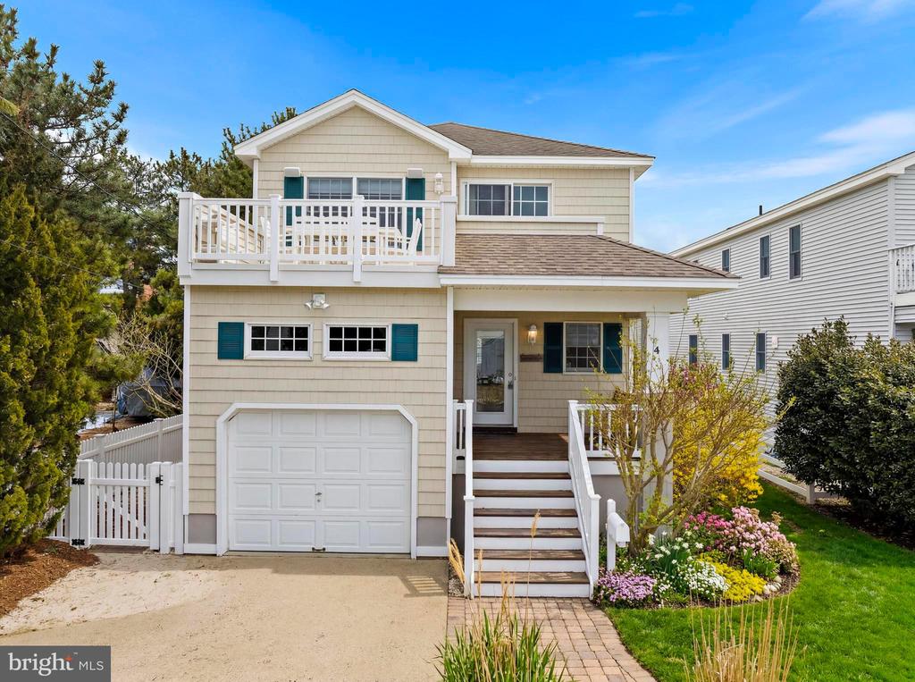 4 E GOLDSBOROUGH (63RD ST.)