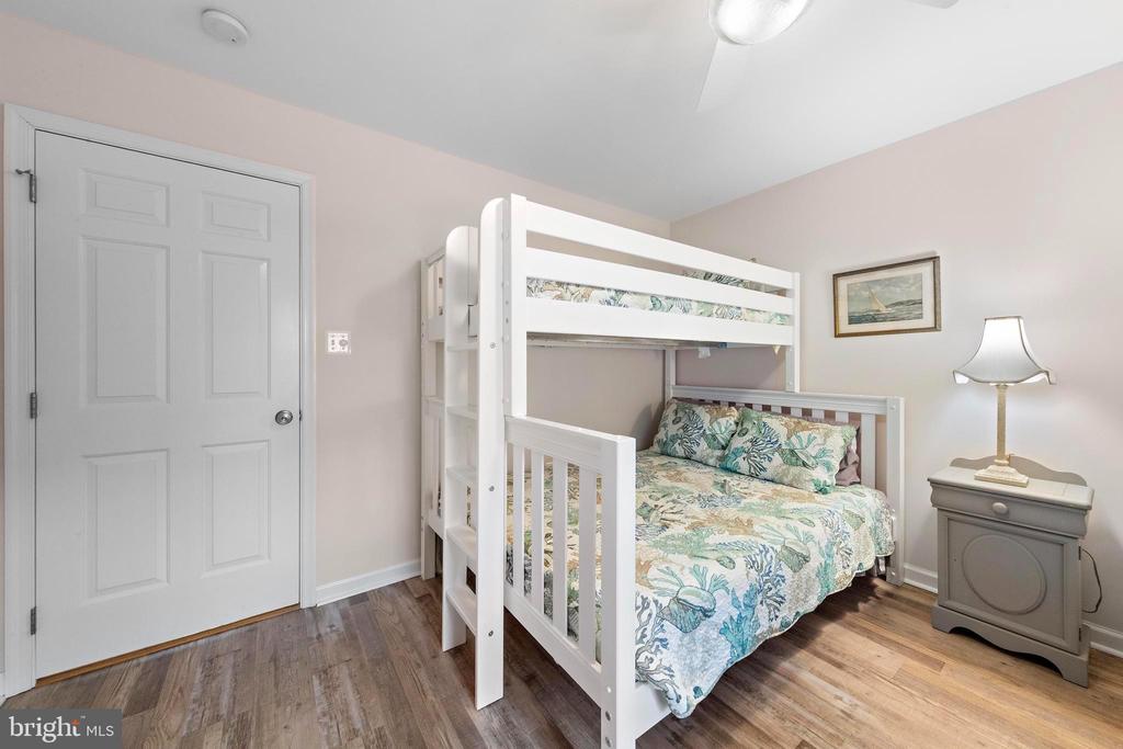 4 E GOLDSBOROUGH (63RD ST.)