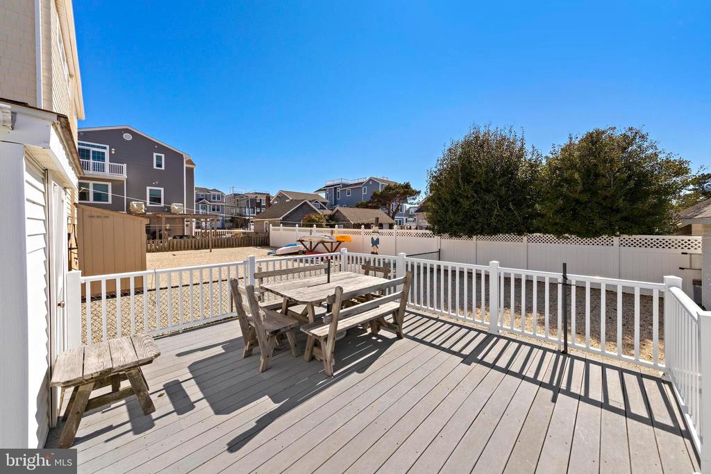 16 E PAULDING AVENUE