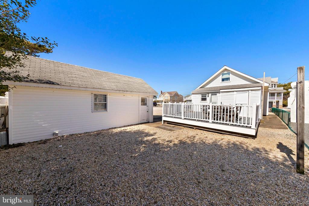 16 E PAULDING AVENUE