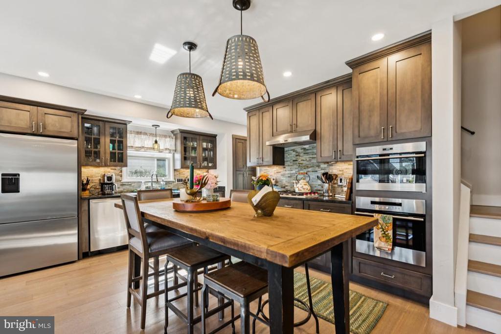 108 E 27TH STREET