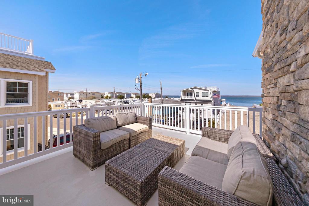 30 W HARDING AVENUE